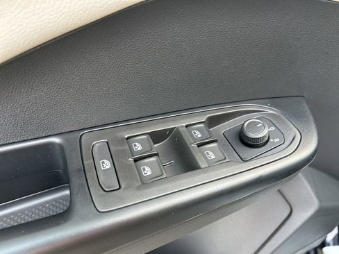 New 2026 Volkswagen Taos S image 18