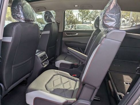 New 2026 Volkswagen Atlas Peak Edition image 13