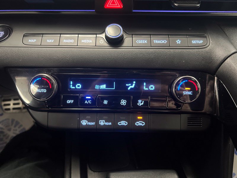 Used 2025 Hyundai Elantra SEL FWD image 27