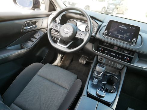Certified 2024 Nissan Rogue SV AWD/4WD image 9