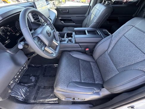 Used 2025 Toyota Tundra Limited image 17