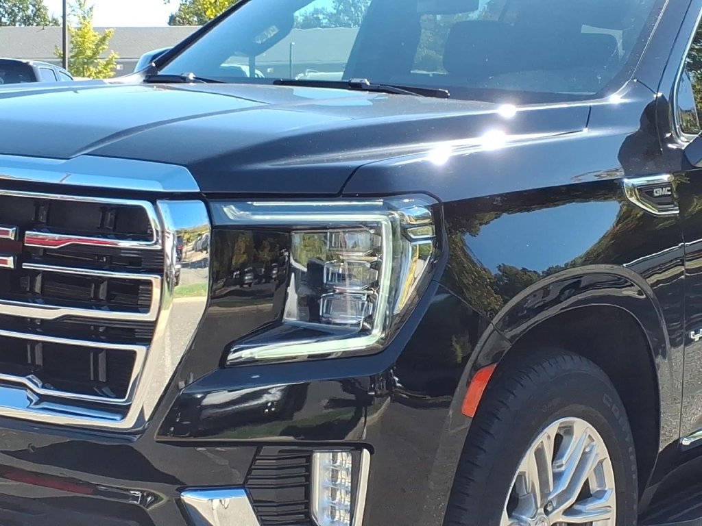Used 2023 GMC Yukon XL SLT w/ SLT Premium Package AWD/4WD image 28
