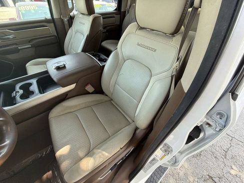 Used 2019 RAM 1500 Laramie AWD/4WD image 14