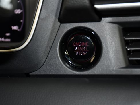 Certified 2026 Honda Pilot Touring image 24