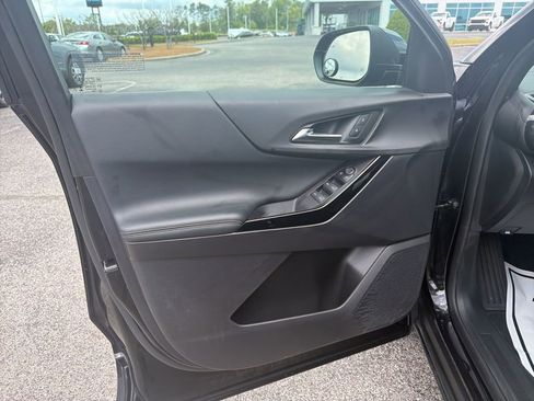 Used 2025 Chevrolet Equinox LT FWD image 9
