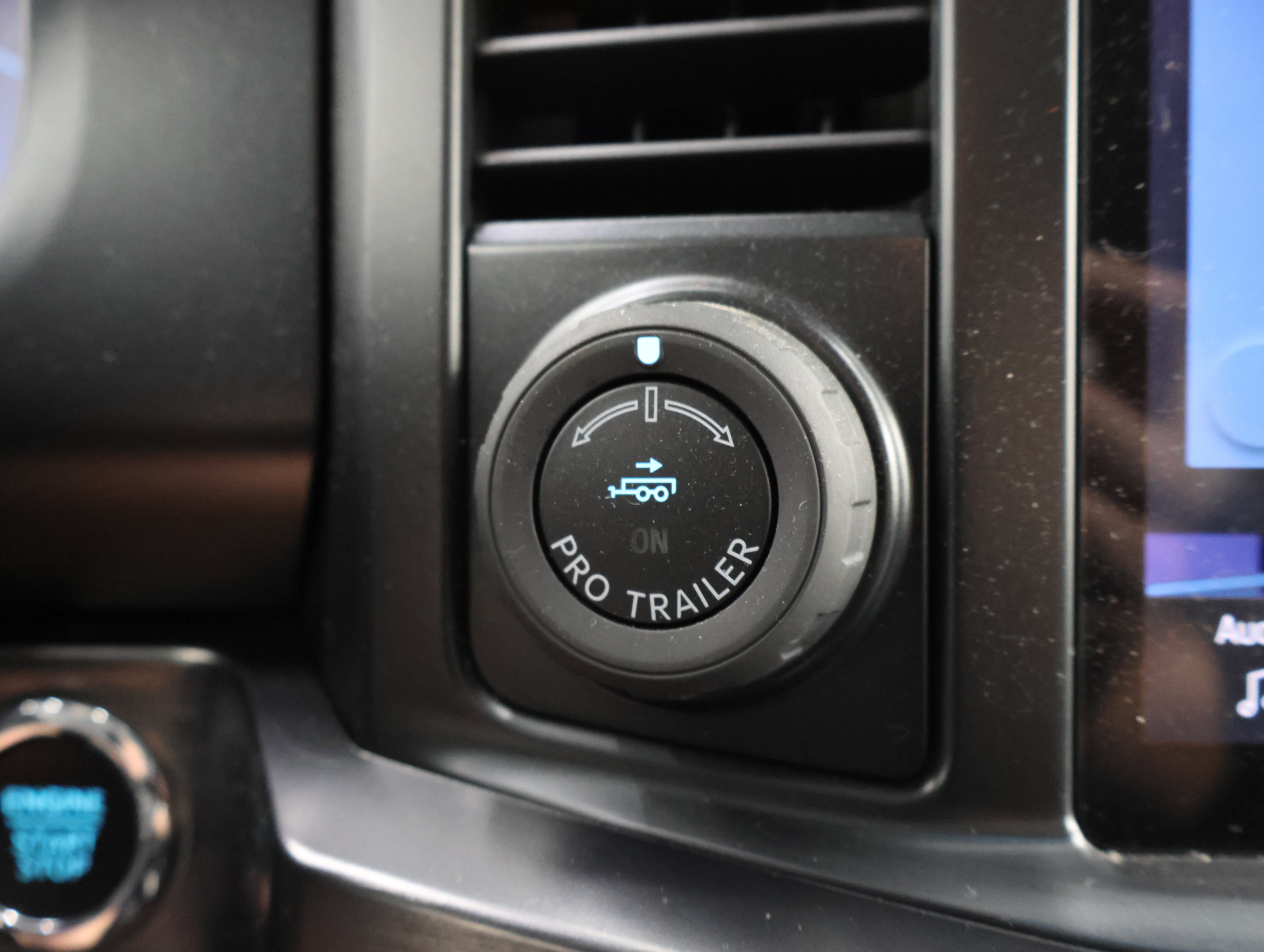 Used 2023 Ford F350 Lariat w/ Sport Appearance Package AWD/4WD image 55