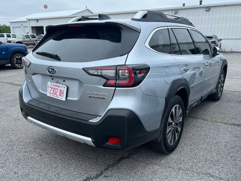 Used 2025 Subaru Outback Touring XT AWD/4WD image 7