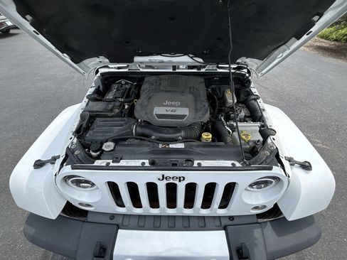 Used 2015 Jeep Wrangler Sahara w/ Dual Top Group AWD/4WD image 24