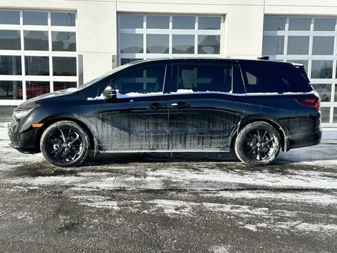 Used 2024 Honda Odyssey Sport image 2