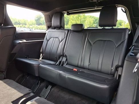 Used 2019 Ford Expedition Limited w/ Equipment Group 302A AWD/4WD image 19