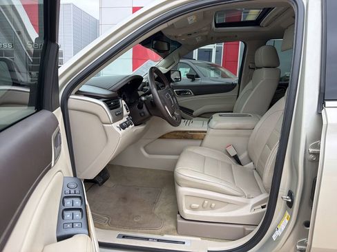 Used 2017 GMC Yukon Denali w/ Open Road Package AWD/4WD image 13