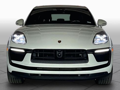 Used 2024 Porsche Macan AWD/4WD image 3