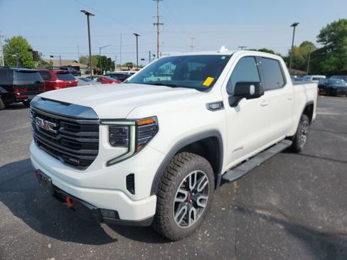 Used 2022 GMC Sierra 1500 AT4 w/ AT4 Preferred Package AWD/4WD image 3
