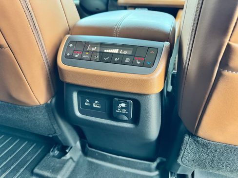 Used 2024 Nissan Pathfinder Platinum w/ Cargo Package FWD image 15
