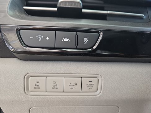 Certified 2024 Kia Carnival EX FWD image 24