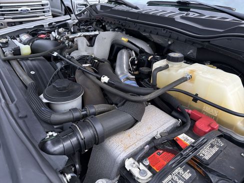 Used 2020 Ford F250 Lariat w/ Lariat Ultimate Package AWD/4WD image 31