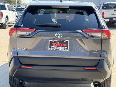 Used 2024 Toyota RAV4 LE image 5