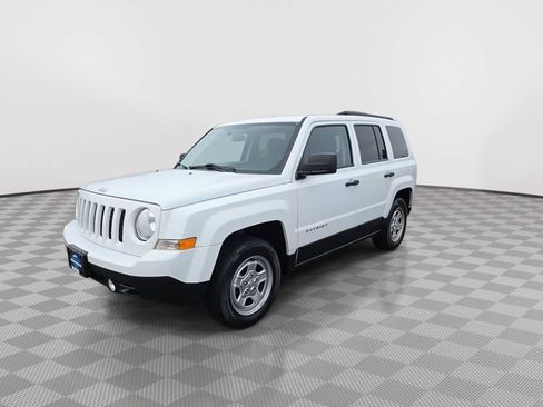 Used 2013 Jeep Patriot Sport FWD image 4