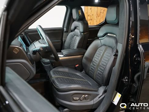 Used 2023 Rivian R1T Launch Edition image 11