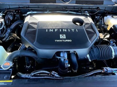 Certified 2025 INFINITI QX80 Sensory image 10