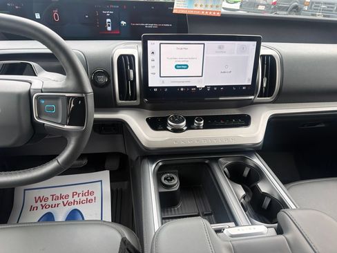 Used 2026 Ford Expedition Active AWD/4WD image 22