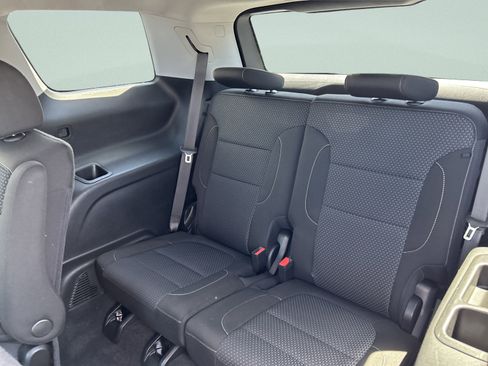 Used 2023 GMC Acadia SLE w/ Driver Convenience Package image 10