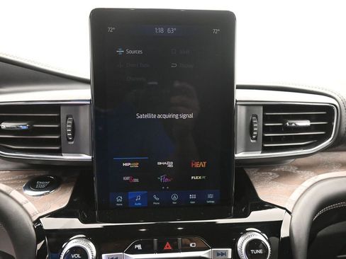 Used 2023 Ford Explorer Platinum w/ Technology Package image 12