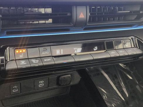 Used 2025 Toyota Prius image 20