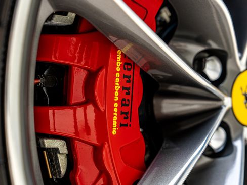 Used 2018 Ferrari 488 GTB RWD image 34