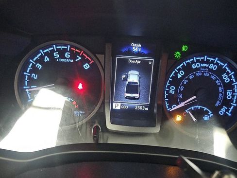 Used 2022 Toyota Tacoma TRD Off-Road image 11