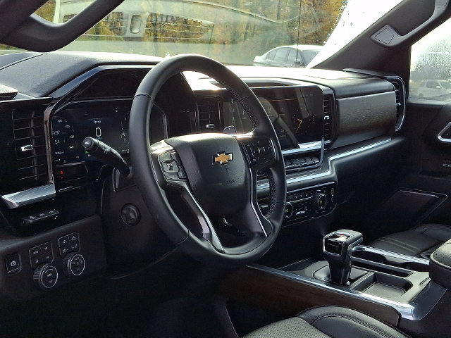 Used 2026 Chevrolet Silverado 1500 High Country w/ High Country Premium Package AWD/4WD image 10