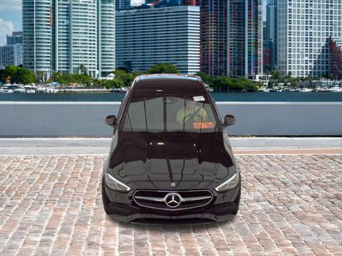 Used 2025 Mercedes-Benz C 300 4MATIC Sedan image 2