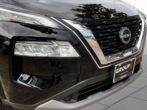 Certified 2023 Nissan Rogue SV FWD image 30