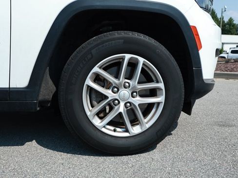Used 2023 Jeep Grand Cherokee L Laredo w/ Luxury Tech Group I AWD/4WD image 5
