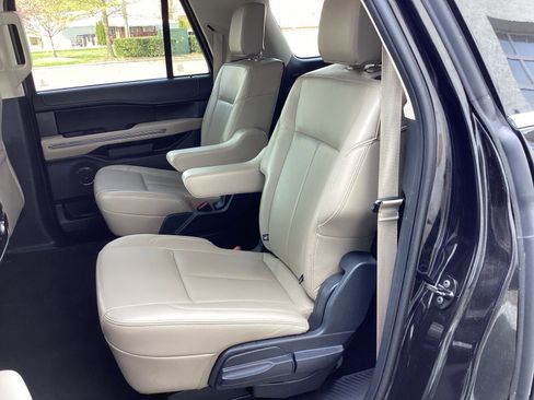 Used 2024 Ford Expedition Max XLT image 12
