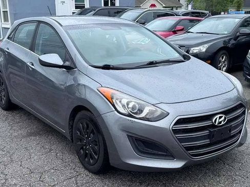 Used 2017 Hyundai Elantra GT FWD image 8