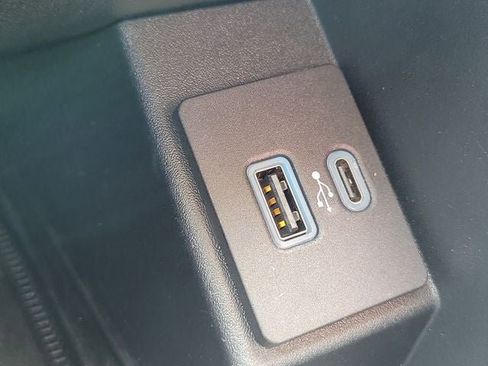 Certified 2024 Ford Edge Titanium AWD/4WD image 18
