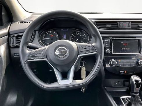 Used 2019 Nissan Rogue Sport S image 8