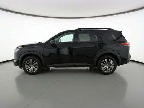 Used 2025 Nissan Pathfinder SV image 5
