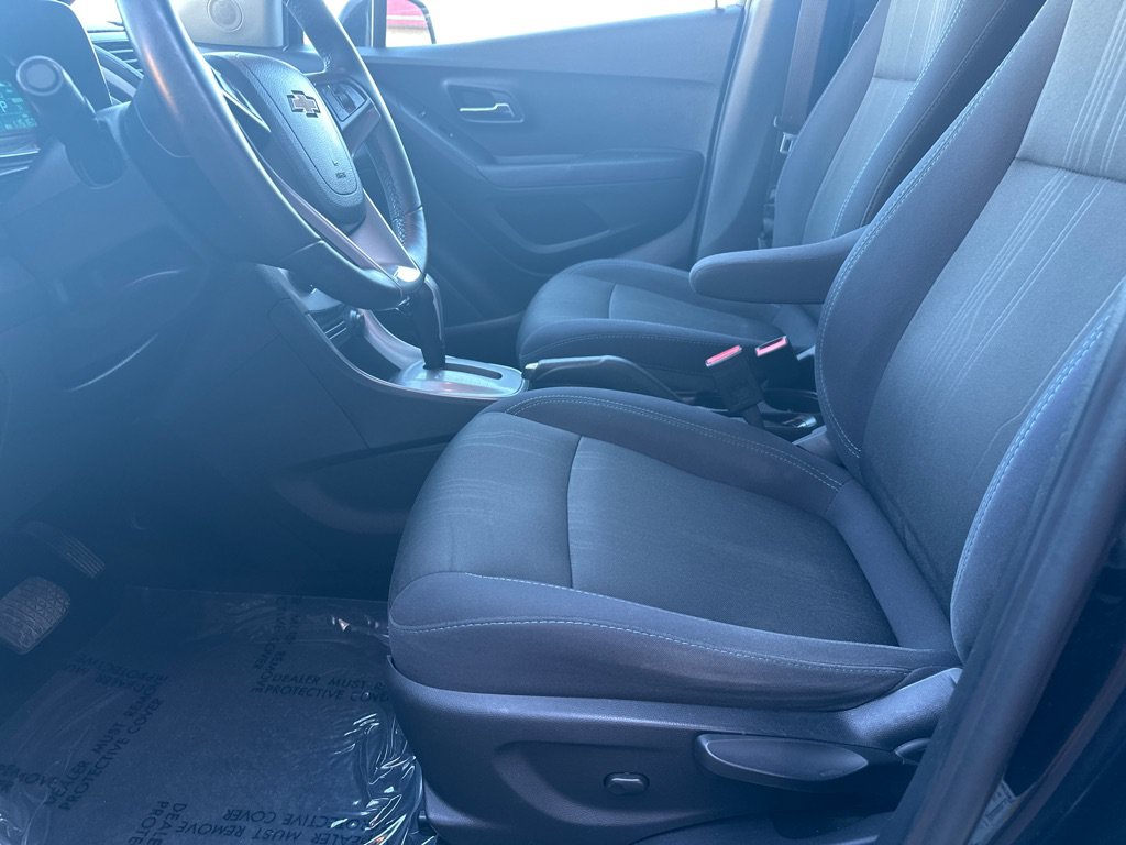 Used 2016 Chevrolet Trax LT AWD/4WD image 2