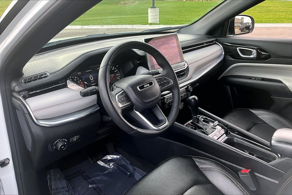 Used 2024 Jeep Compass Limited AWD/4WD image 14
