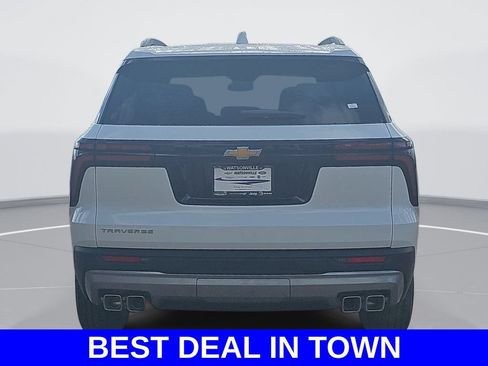 New 2026 Chevrolet Traverse LT w/ Sun and Wheel Package FWD image 4