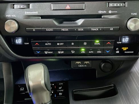 Used 2022 Lexus RX 350 F Sport w/ Accessory Package AWD/4WD image 30