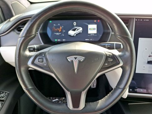 Used 2018 Tesla Model X 75D AWD/4WD image 16