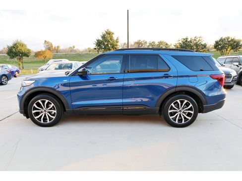 Used 2023 Ford Explorer ST-Line w/ Class IV Trailer Tow Package image 5