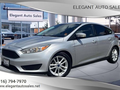 Used 2016 Ford Focus SE FWD image 1