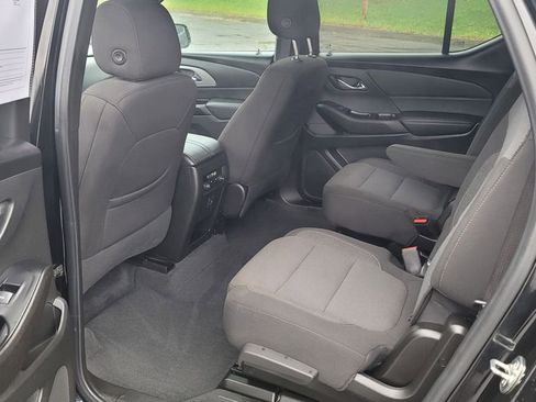 Used 2023 Chevrolet Traverse LT image 26
