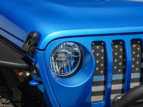 Used 2021 Jeep Gladiator Sport AWD/4WD image 4