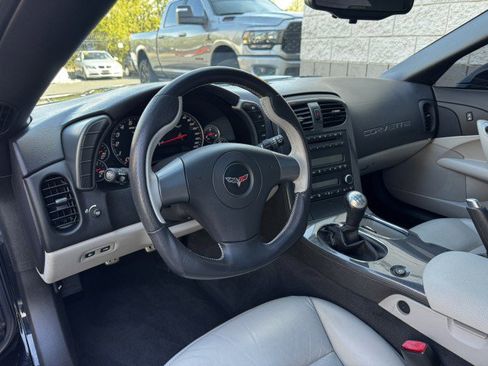 Used 2006 Chevrolet Corvette Coupe w/ Performance Package image 7