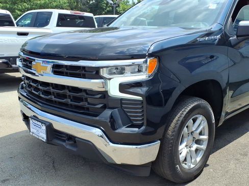Used 2023 Chevrolet Silverado 1500 LT AWD/4WD image 7
